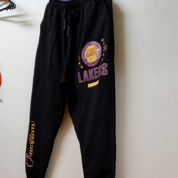 レイカーズ　パンツ　XL 新品　NBA 黒　メンズパンツ　レア