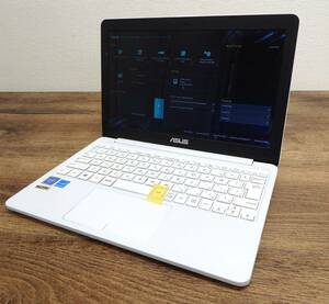  электризация OK ASUS/e стул -sNOTEBOOK/ ноутбук E203M OS нет /Celeron N4000/ память 4GB Junk / детали брать ./ текущее состояние товар [ZK30]