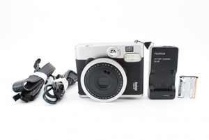 [新品同様] Fujifilm Instax Mini 90 Neo Classic Black Instant Film Camera インスタントフィルムカメラ / 付属品あり #1912139