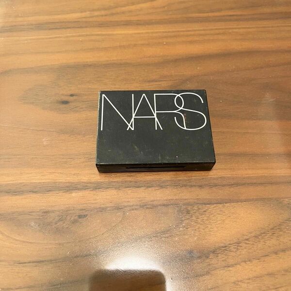 NARS アイシャドウ 3915