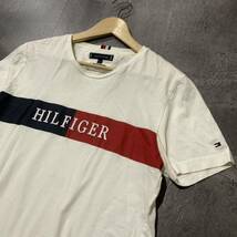 EE ☆ 人気モデル!! 'ロゴデザイン' TOMMY HILFIGER トミーヒルフィガー 半袖 オーガニックコットン クルーネック Tシャツ 古着 L トップス_画像4