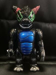 リアルヘッド × カイジュウブルー 怪獣武龍 メタリック ソフビ フィギュア 真頭玩具 REAL HEAD KAIJU BLUE ゴッコ堂 アトムAアマレスラー