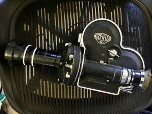 田中長徳です。Arriflex 16 st バイオネットマウント。アンジェニュー12ミリ120ミリズームレンズ付きです。