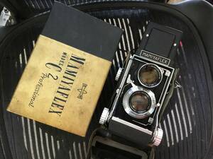 田中長徳です。オリジナルボックス入りのMamiya flex C2 です