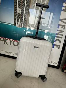 【即決/即納】！！極美品！機内持ち込みサイズ！RIMOWA リモワ SALSA AIR キャララホワイト マルチホイール 4輪 TSAロック スーツケース 