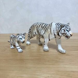 シュライヒ　ホワイトタイガー Schleich 動物フィギュア