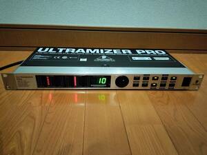 BEHRINGER ULTRAMIZER PRO DSP 1424P