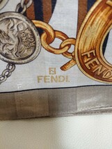 希少柄 未使用【FENDI フェンディ】大判ハンカチ チェーン コイン ズッカ_画像4