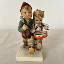 ドイツ　Goebel ゲーベル フンメル人形 置物★ボランティア　＃50　★コレクション アンティーク ヴィンテージ 陶器製_画像1