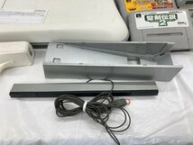 任天堂 Nintendo Wii 本体/ガンコントローラー/ヌンチャク/リモコン/Wii Fit 等 付属品・スーパーファミコンソフト　おまとめ【CBAH1001】_画像4