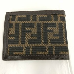 FENDI　フェンディ　ズッカ　二つ折り財布　2289.31011.008【CBAK3057】