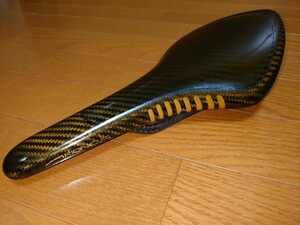 Fizik フィジーク カーボン サドル カーボンレール仕様