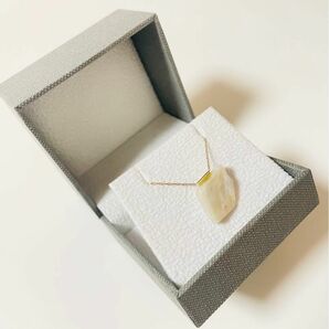 MONAKA jewellery モナカ ジュエリー ボルダーオパール シングル ピアス