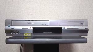 ★美品★　東芝 VHSビデオデッキ一体型DVDプレーヤー SD-V700