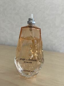 ジバンシー GIVENCHY アンジュ デモン シークレット オーデパルファム EDP 香水 50ml 残量たっぷり　キャップなし　訳あり　定形外は350円