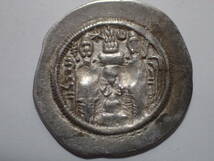 ササン朝ペルシア ドラクマ銀貨 ホルミズド4世 (579 - 590年) 6-7世紀 中東イラン アンティークコイン_画像2