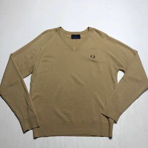 英国製　フレッドペリー　ニットセーター　サイズ38 イングランド製　フレッドペリー　V首ニットセーター　FRED PERRY 2-327