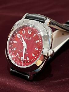 ヴィンテージ　ピアジェ　手巻きメンズ腕時計17jewels 1980代スイス製　レッド文字盤　ホワイト針　再生品