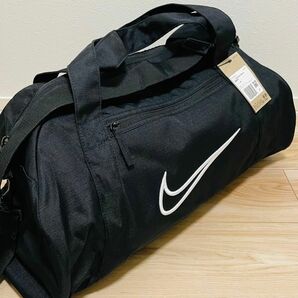 タグ付き NIKE ナイキ ブラジリア ダッフル ボストンバッグ 24L 黒色