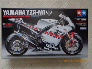 YAMAHA YZR-M1 50th Anniversary Valencia edition ( TAMIYA 1/12th SCALE MOTORCYCLE SERIES NO.105 )