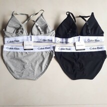 Mサイズ　カルバンクライン　ブラ&ショーツセット　上下セット　グレーとブラックセット　下着 Calvin klein CK 新品未使用_画像2