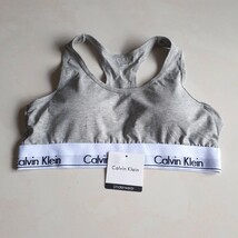 Mサイズ　カルバンクライン　スポーツブラセット　上下セット　グレー　下着 Calvin klein 新品未使用_画像8