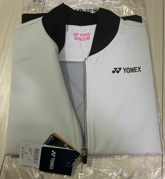 ヨネックス ウィメンズウィンドウォーマーシャツ Mサイズ 新品 上着 ブルゾン シンプル ホワイト 定価税込14300円のお品物 ヒートカプセル