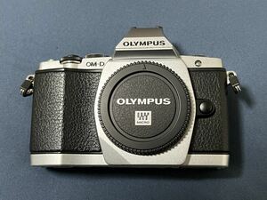 OLYMPUS OM-D E-M5 ミラーレス一眼 本体のみ ジャンク