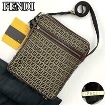 美品■FENDI フェンディ ショルダーバッグ FF ズッカ柄 キャンバス レザー ブラウン ズッキーノ 総柄 クロスボディ ユニセックス 8BT099_画像1