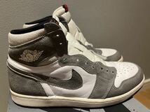 Nike Air Jordan 1 Retro High OG Black and Smoke Grey スモークグレー_画像3