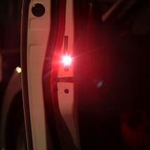 赤 レッドドアライト 追突防止 車用 警告灯 衝突防止 警告 LEDライト 点滅 ストロボ 配線不要 自動点灯 両面テープ 4個セット _画像6