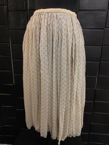 ｍ9616 美品　ツモリチサト　シルクスカート　絹100％　ベージュ　総柄　サイズ2　ウエストがボタンで調節できるタイプ　TSUMORI CHISATO