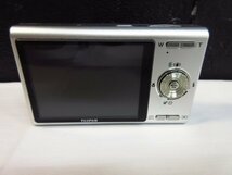 y4451　極美品 動作品　FUJIFILM 富士フイルム FinePix Z100fd コンパクトデジタルカメラ 箱 バッテリー 充電器付き_画像4