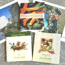 タイ料理・タイ食材好き向け：唐辛子・ハーブ・フルーツの小冊子3冊 (Chillis / Herbs / Fruits of Thailand) +絵葉書2枚 Shangri-La Hotel_画像1