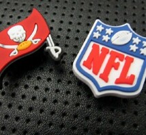 新品 NFL クロックス ジビッツ サンダル バッジ タンパベイ・バッカニアーズ_画像1