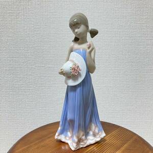 リヤドロ　少女　コートニー　lladro 絶版　レア　美品　陶器　コレクション アンティーク ヴィンテージ 陶器 人形