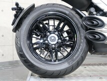 【47954】Triumph Rocket3R♪2500ｃｃトリプルエンジン搭載の唯一無二の存在感！【動画あり】_画像8