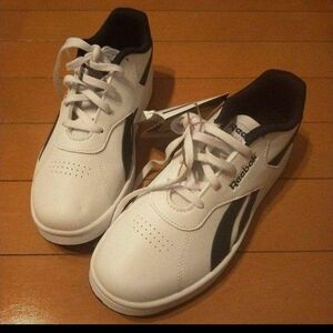 新品　Reebok　リーボック　スニーカー