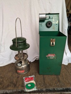 Coleman Coleman Vintage gasoline lantern 1969 year of model 335 Junk 
