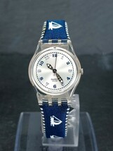 新品 Swatch スウォッチ NAUTICAL MISS ノーチカルミス LK251 アナログ クォーツ 腕時計 スモールサイズ 裏スケ 布製ベルト 電池交換済み_画像2