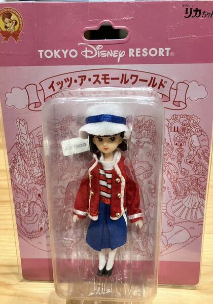 TOKYO Disney RESORT ディズニーリゾート限定 コスチュームリカちゃん人形 リカちゃん　キーホルダー イッツ・ア・スモールワールド