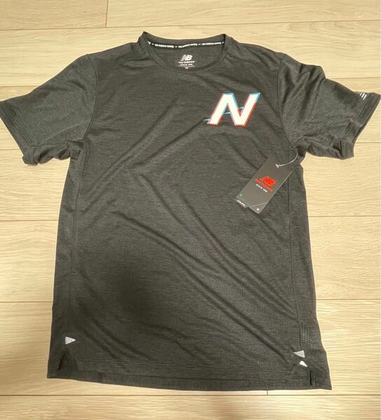 新品　ニューバランス　ランニング　Tシャツ Mサイズ