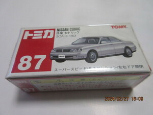 トミカ 87 日産セドリック 未開封品