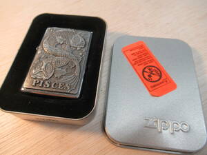 WZ13　　ZIPPO　PISCES 　メタル貼り　箱付き　　1999年製　　喫煙具　　ジッポ　　