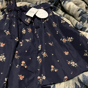 新品 未使用 アースミュージック＆エコロジー スキスカ フラワーミニスカート スカート 花柄 F フリーサイズ ネイビー 紺の画像1