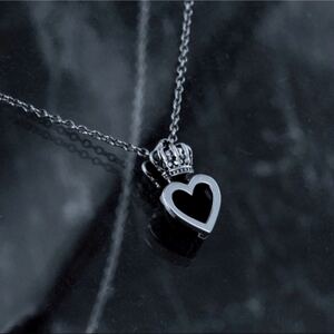  beautiful goods! Justin Davis SNJ715 LUV&HATE necklace 40cm guarantee - card attaching Heart onyx Crown 