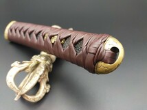 MC17　日本刀柄　大刀柄　縁頭　目貫　目釘付　居合刀用　新品　長約20CM　本鮫革　木柄　茶色革巻_画像4