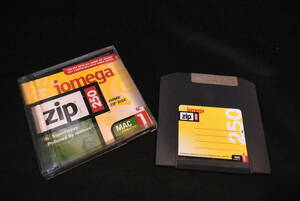 IOMEGA/ZIP/ disk /250MB/MAC for /UOE1225