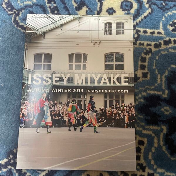 ISSEYMIYAKE パンフレット