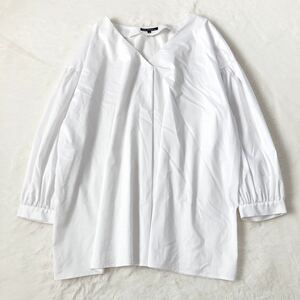 23区　シャツ ブラウス Ｖネック コットン ゆったり ホワイト 白 大きいサイズ 44 3L 2XL